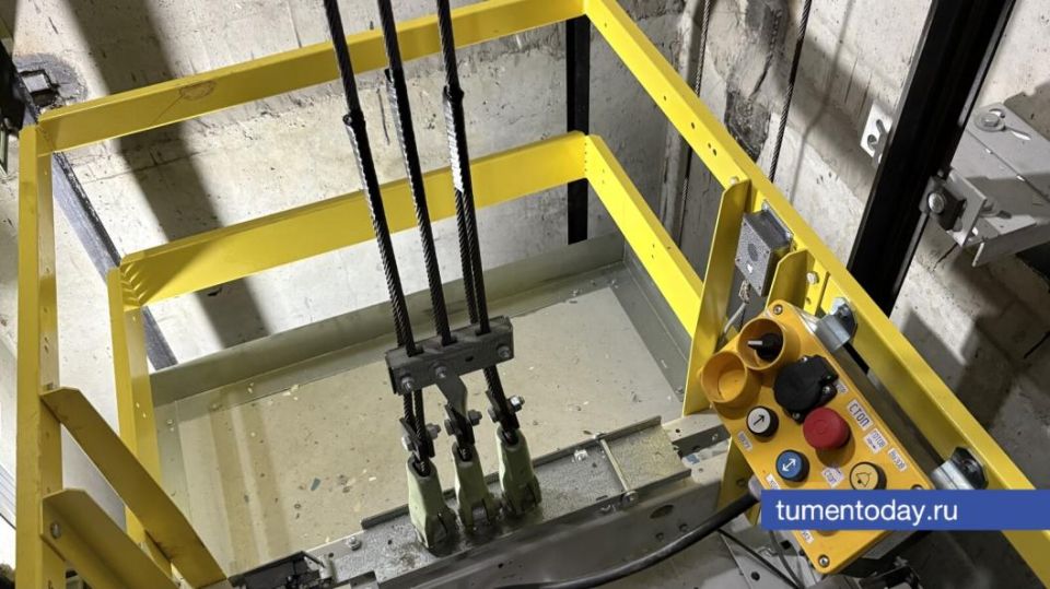 В Тюмени приняли 100-й новый лифт по программе капремонта в 2025 году