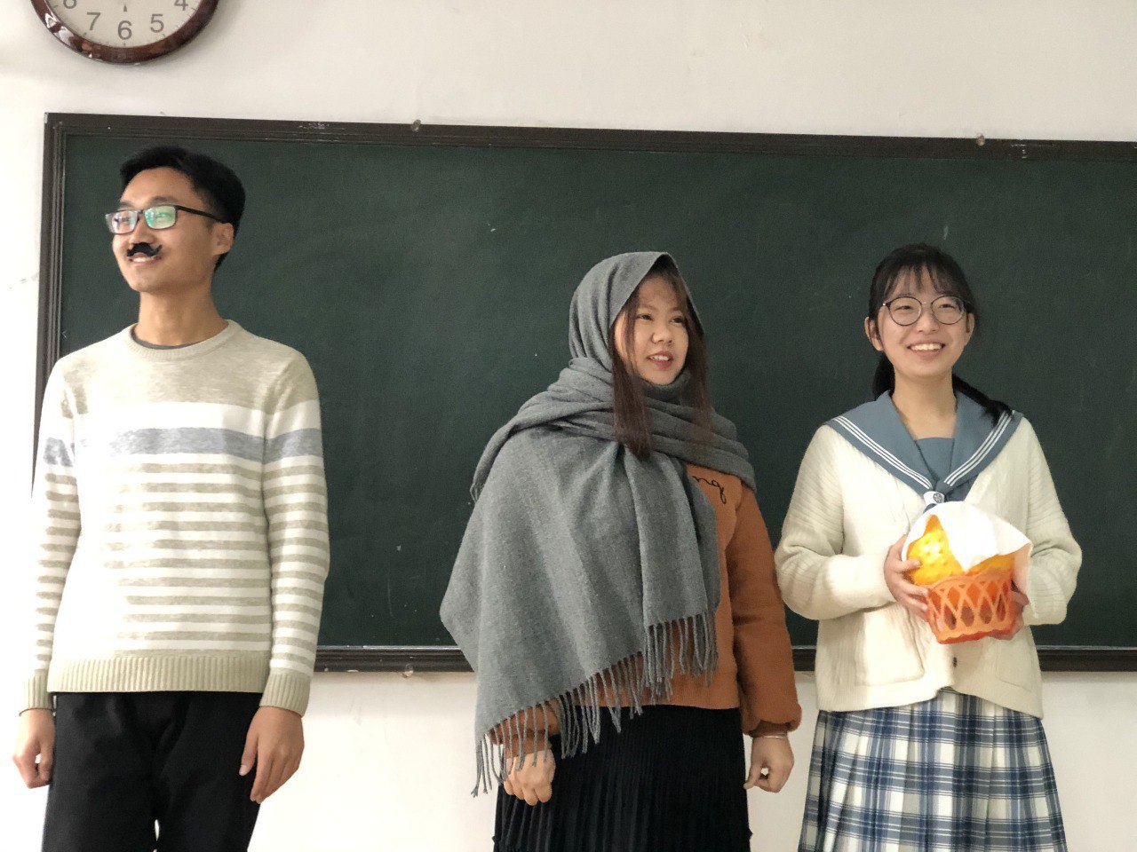 Русская филологическая школа открывает двери в 2025 году Русская филологическая школа открывает двери в 2025 году