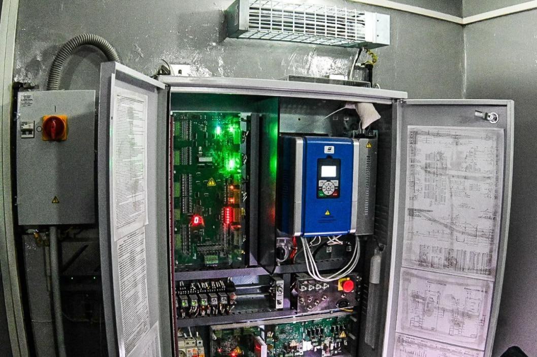 В Тюмени приняли сотый в 2025 году лифт В Тюмени приняли сотый в 2025 году лифт