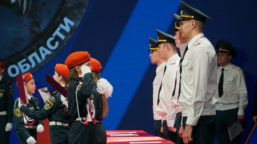 Пятиклассники 48-й школы приняли присягу кадета России Пятиклассники 48-й школы приняли присягу кадета России