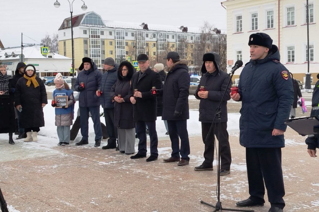В преддверии Всемирного Дня памяти жертв ДТП Тобольск объединился в акции-митинге "Нет ДТП!" В преддверии Всемирного Дня памяти жертв ДТП Тобольск объединился в акции-митинге "Нет ДТП!"