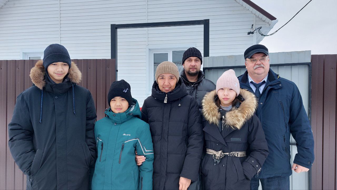 Многодетная семья из Викуловского округа получила новый дом