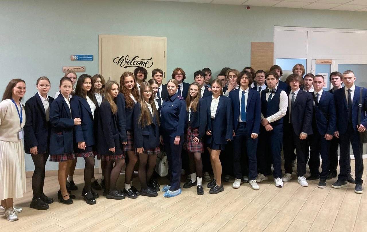 Следователь регионального следственного управления СК России провел урок профориентации в гимназии № 16 города Тюмени