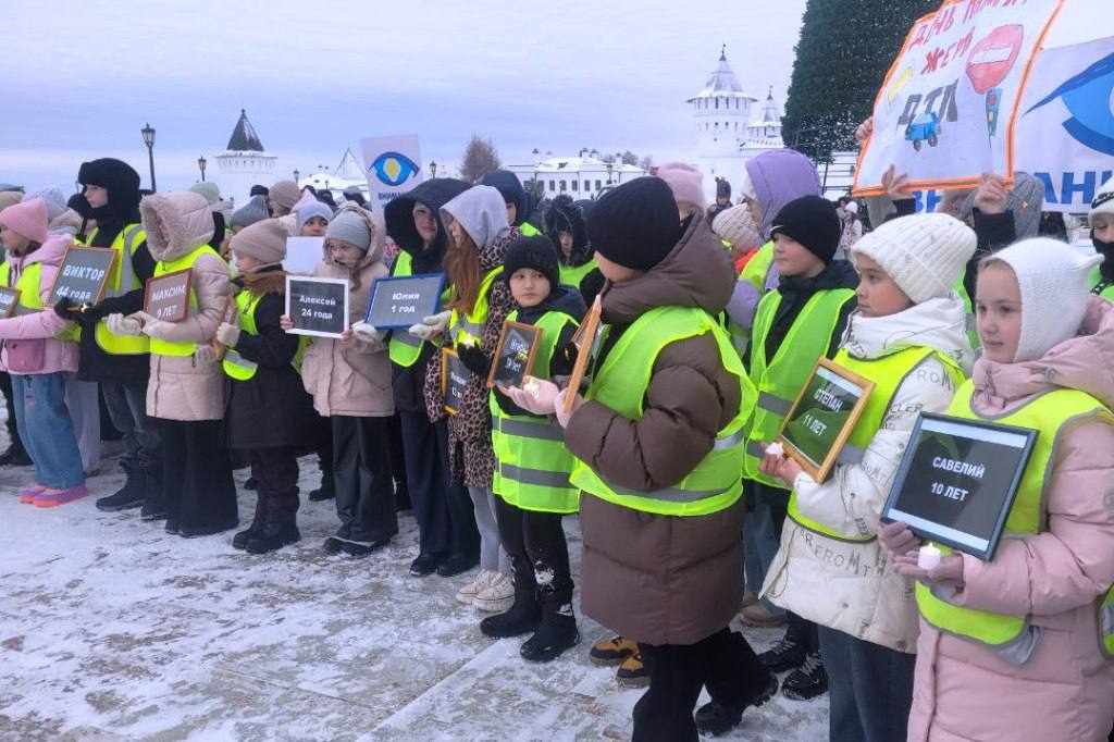 #Нет. В Тобольске прошла акция "Нет ДТП!", посвященная Дню памяти жертв дорожных аварий #Нет. В Тобольске прошла акция "Нет ДТП!", посвященная Дню памяти жертв дорожных аварий