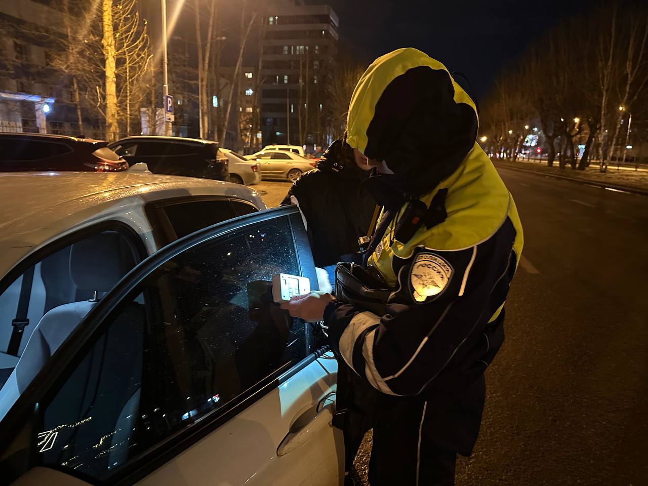 11 водителей в ходе рейда сняли незаконную тонировку 11 водителей в ходе рейда сняли незаконную тонировку
