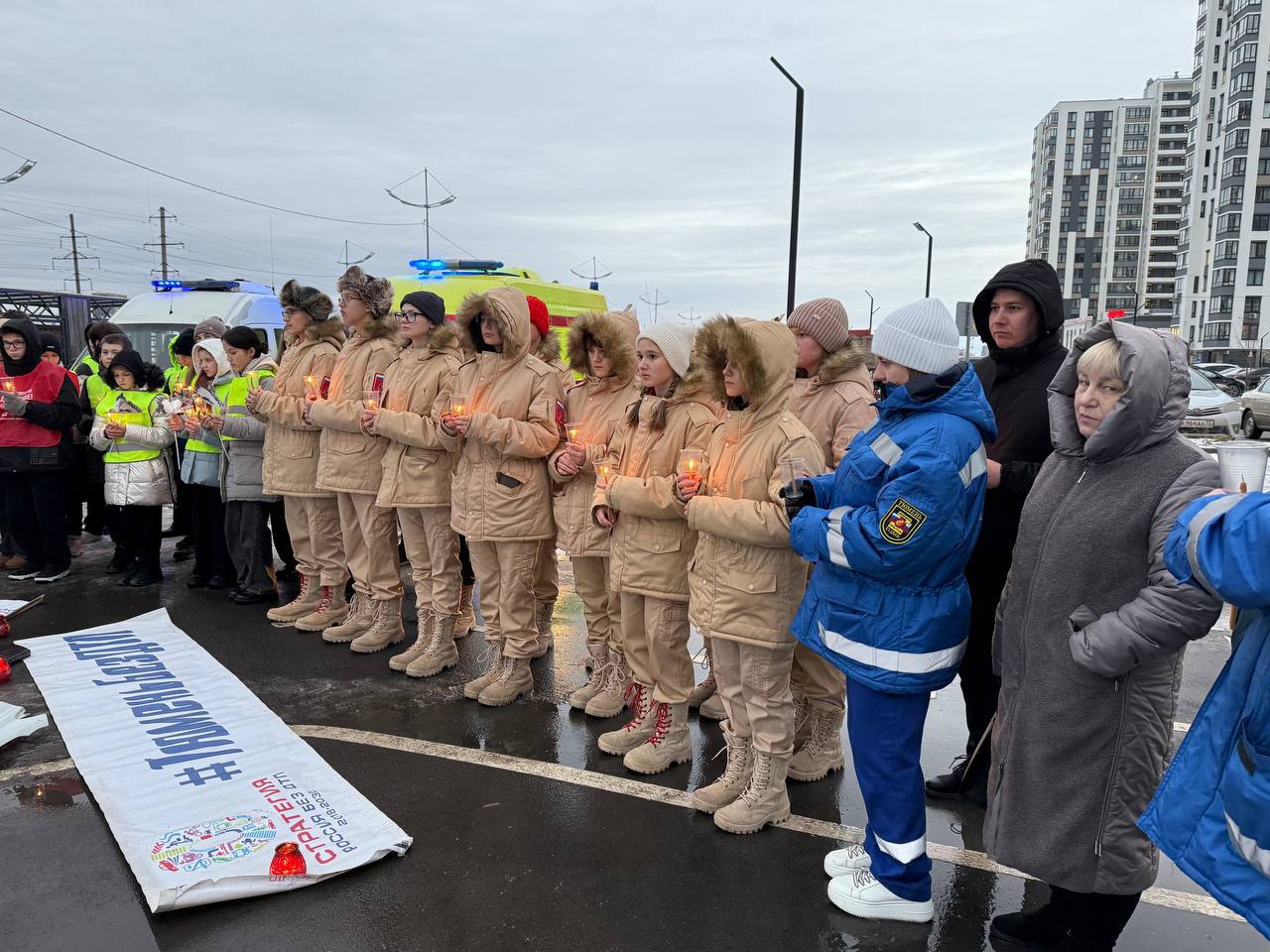 #Нет. Акция памяти жертв ДТП прошла на перекрестке улиц Ф.Салманова и Уездной в Тюмени, где погиб 13- летний подросток, ехавший на питбайке #Нет. Акция памяти жертв ДТП прошла на перекрестке улиц Ф.Салманова и Уездной в Тюмени, где погиб 13- летний подросток, ехавший на питбайке