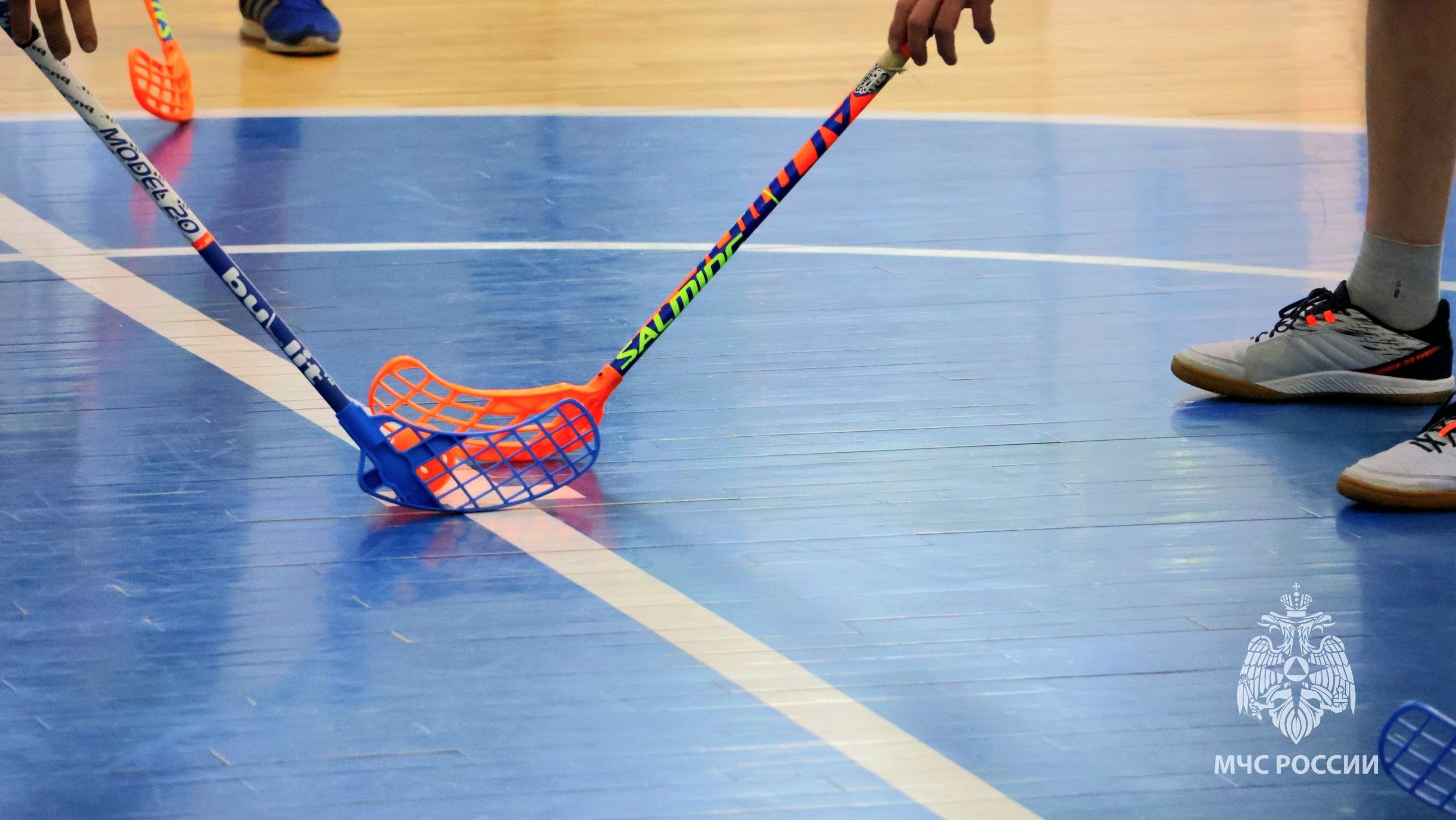 Сотрудники МЧС России забрали серебро турнира по флорболу