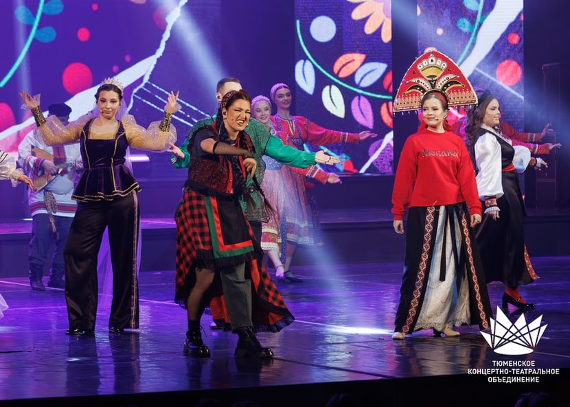 Новый концерт тюменского фольклорного ансамбля «ЯромилЪ» — «ЭтноРейв», который коллектив отыграл на сцене ДК «Нефтяник», это грандиозное шоу и разрыв всех шаблонов, которые несёт на себе традиционное народное пение Новый концерт тюменского фольклорного ансамбля «ЯромилЪ» — «ЭтноРейв», который коллектив отыграл на сцене ДК «Нефтяник», это грандиозное шоу и разрыв всех шаблонов, которые несёт на себе традиционное народное пение