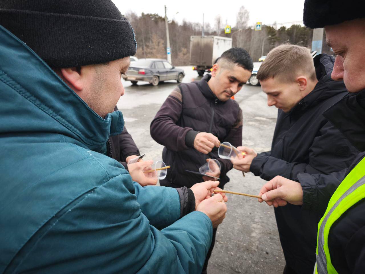 #Нет. Водители, сотрудники Госавтоинспекции и других экстренных служб почтили память жертв ДТП на 177-м километре федеральной автодороги Курган-Тюмень #Нет. Водители, сотрудники Госавтоинспекции и других экстренных служб почтили память жертв ДТП на 177-м километре федеральной автодороги Курган-Тюмень