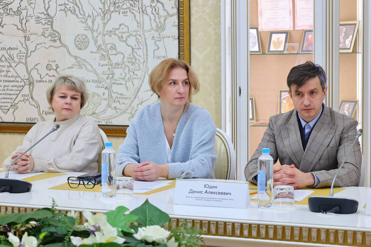 В историческом центре Тобольска состоялся круглый стол, посвященный роли культуры и искусства в сохранении и укреплении традиционных духовно-нравственных ценностей В историческом центре Тобольска состоялся круглый стол, посвященный роли культуры и искусства в сохранении и укреплении традиционных духовно-нравственных ценностей