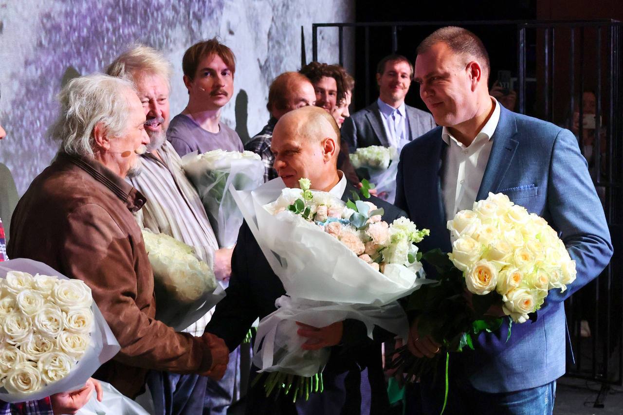 Гастроли известного российского режиссёра Никиты Михалкова и его творческой команды, мастерской «12», завершились в Тобольске, оставив яркие и незабываемые впечатления у жителей и гостей города Гастроли известного российского режиссёра Никиты Михалкова и его творческой команды, мастерской «12», завершились в Тобольске, оставив яркие и незабываемые впечатления у жителей и гостей города