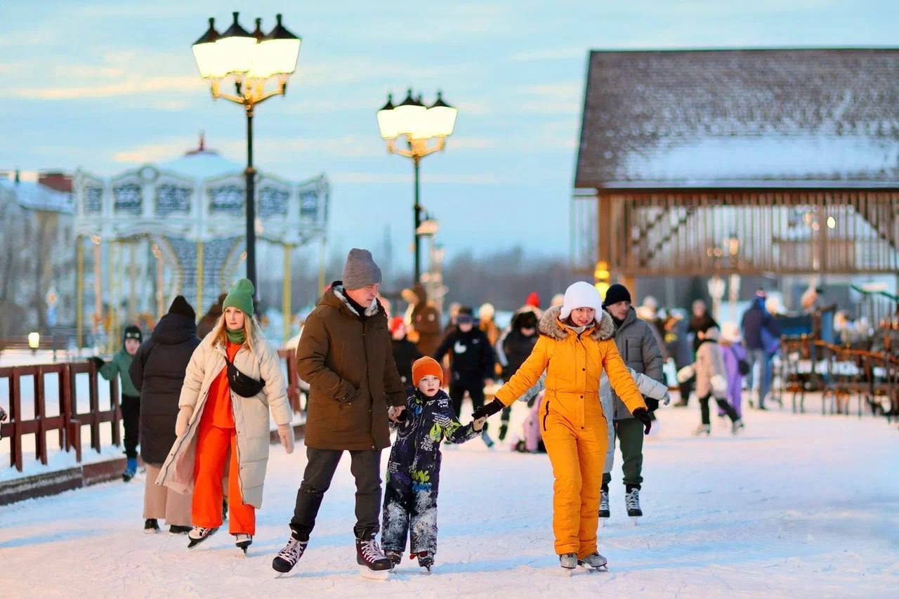 В Тобольске стартовала подготовка к одному из самых любимых и долгожданных праздников – Новому году! Уже к началу декабря город преобразится, улицы и площади засверкают праздничной иллюминацией, создавая тёплую, волшебную и... В Тобольске стартовала подготовка к одному из самых любимых и долгожданных праздников – Новому году! Уже к началу декабря город преобразится, улицы и площади засверкают праздничной иллюминацией, создавая тёплую, волшебную и...