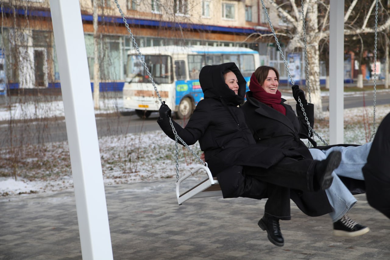 В эти минуты в Заводоуковске проходит торжественная церемония открытия обновленной центральной площади В эти минуты в Заводоуковске проходит торжественная церемония открытия обновленной центральной площади