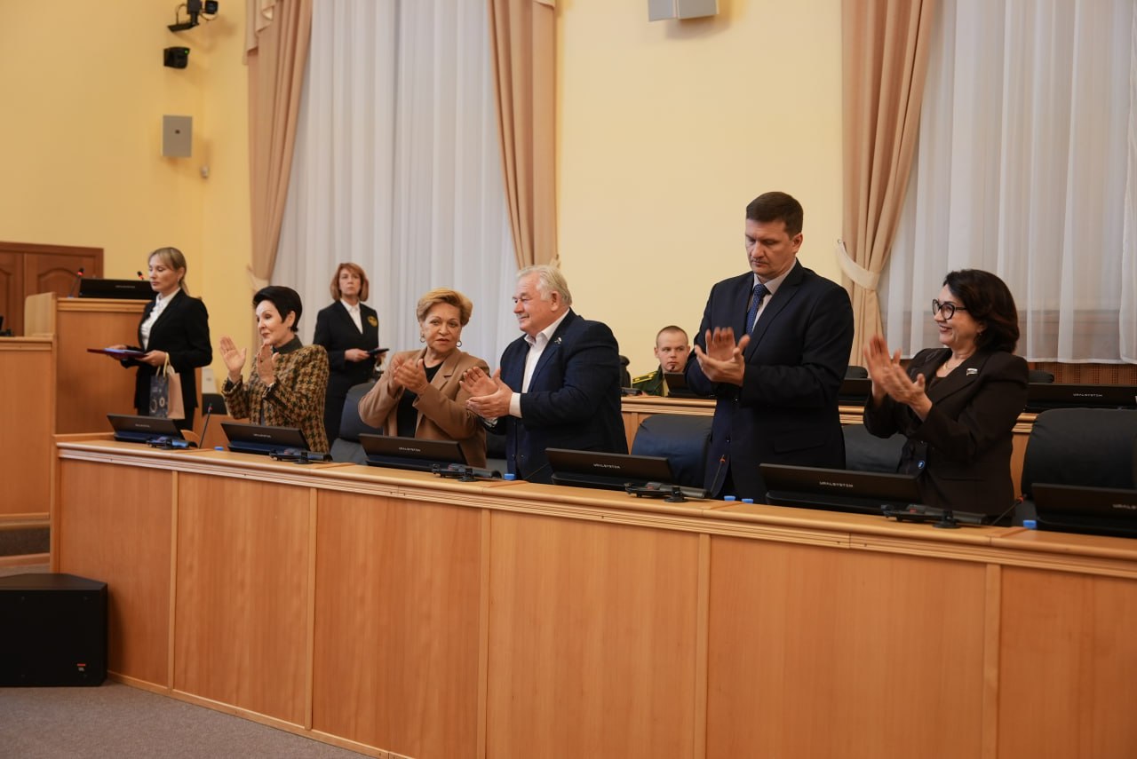 Герои среди нас. Сегодня в Тюменской областной думе в рамках Всероссийского гражданско-патриотического проекта «Дети — герои» награждали подростков из нашей области, совершивших героические поступки в экстремальных ситуациях Герои среди нас. Сегодня в Тюменской областной думе в рамках Всероссийского гражданско-патриотического проекта «Дети — герои» награждали подростков из нашей области, совершивших героические поступки в экстремальных ситуациях