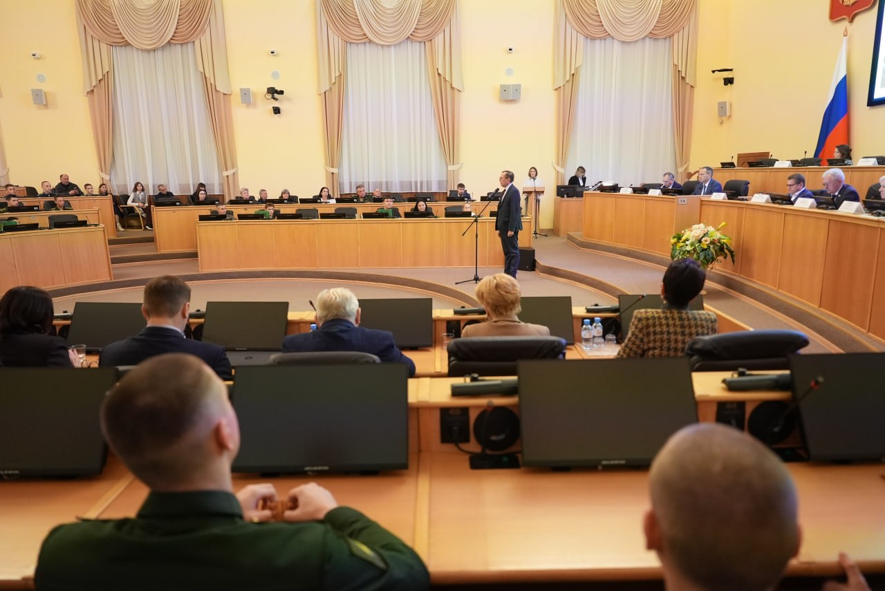 Герои среди нас. Сегодня в Тюменской областной думе в рамках Всероссийского гражданско-патриотического проекта «Дети — герои» награждали подростков из нашей области, совершивших героические поступки в экстремальных ситуациях Герои среди нас. Сегодня в Тюменской областной думе в рамках Всероссийского гражданско-патриотического проекта «Дети — герои» награждали подростков из нашей области, совершивших героические поступки в экстремальных ситуациях