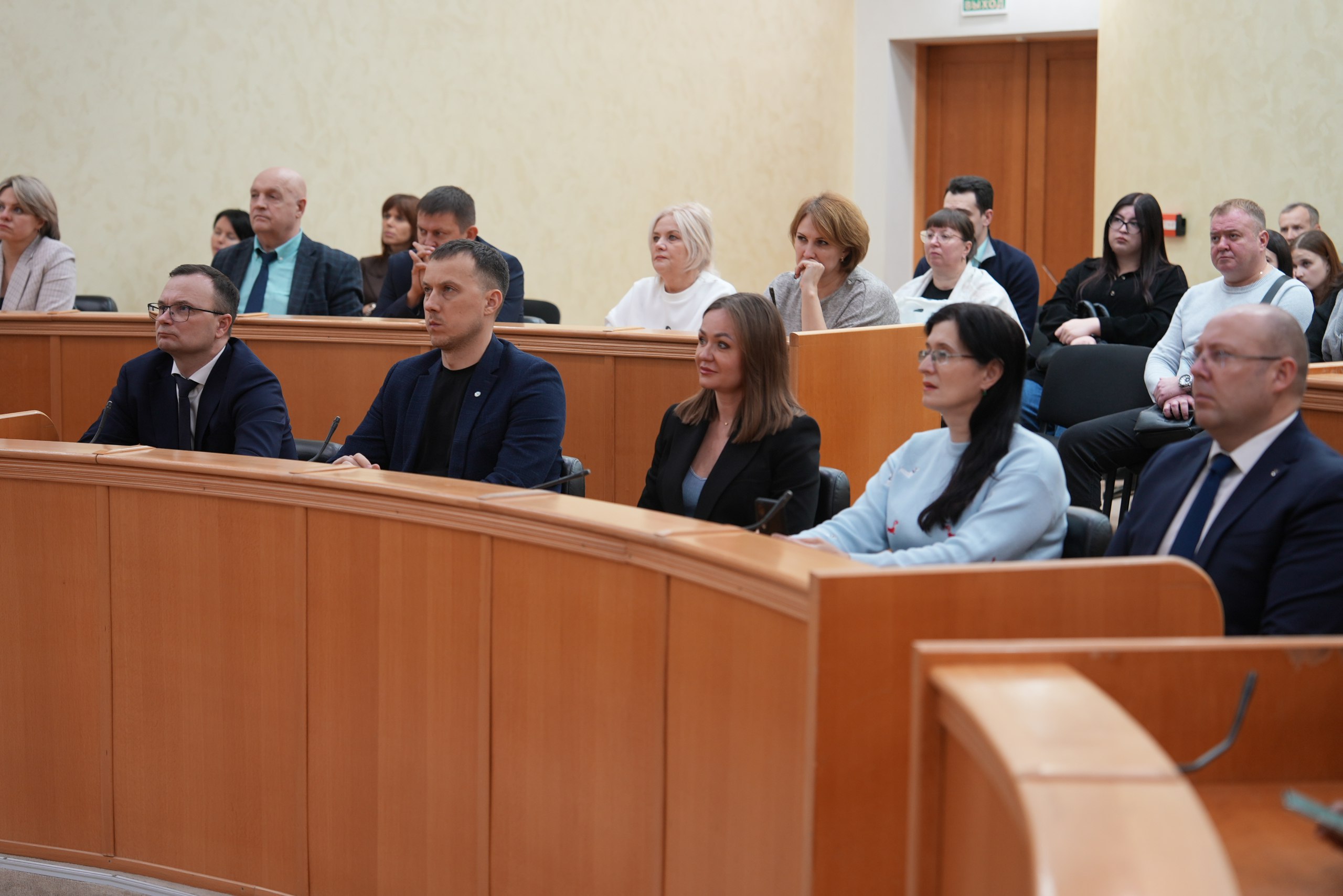 На встрече с представителями бизнеса обсудили создание атмосферы новогоднего волшебства в Тюмени На встрече с представителями бизнеса обсудили создание атмосферы новогоднего волшебства в Тюмени