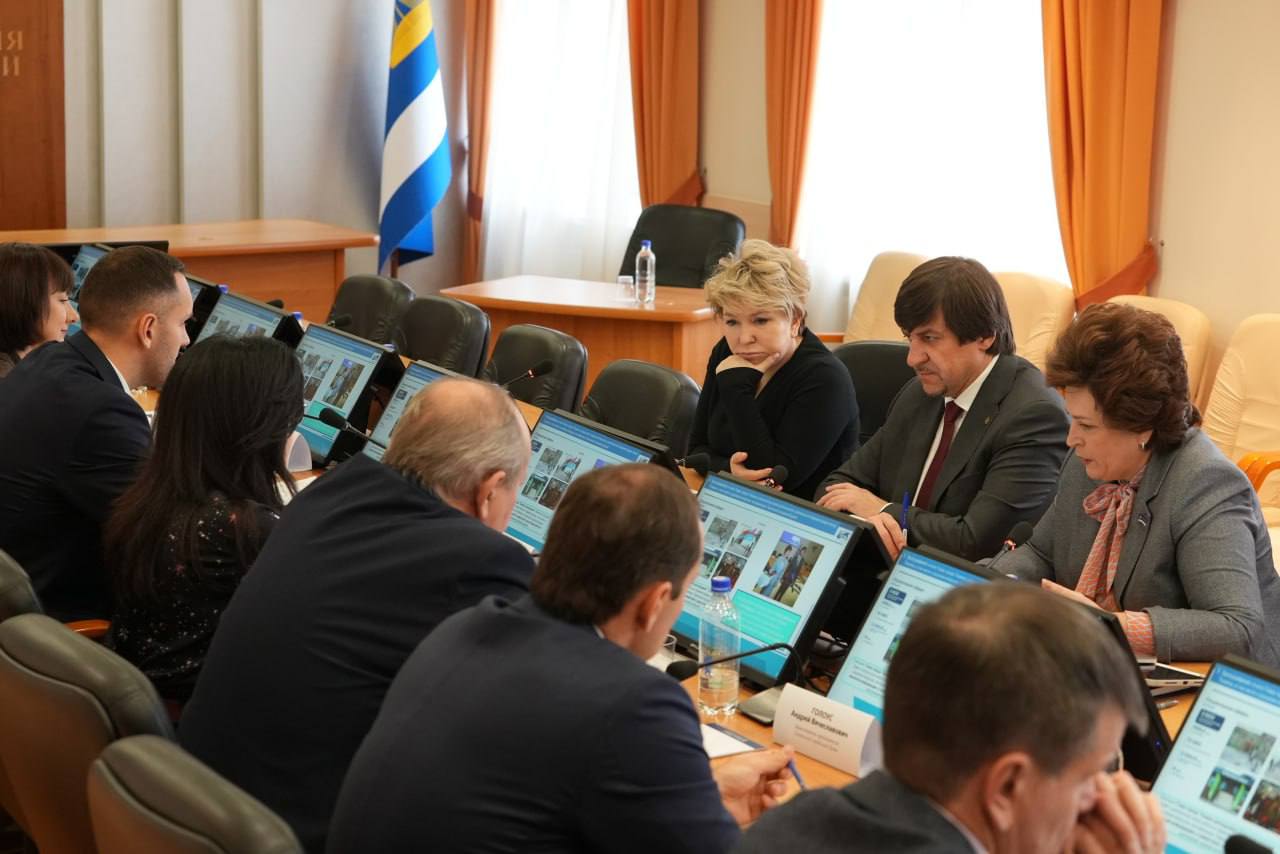 Максим Афанасьев: Завтра, 20 ноября, в Тюмени пройдет Всероссийский муниципальный форум «МАЛАЯ РОДИНА - СИЛА РОССИИ» Максим Афанасьев: Завтра, 20 ноября, в Тюмени пройдет Всероссийский муниципальный форум «МАЛАЯ РОДИНА - СИЛА РОССИИ»