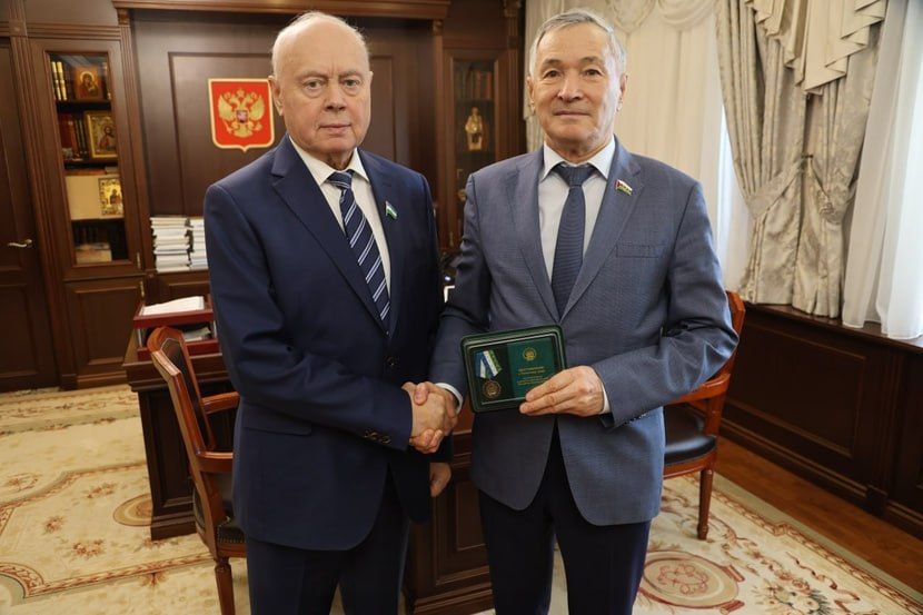 Председатель Тюменской областной Думы Фуат Сайфитдинов удостоен высшей награды башкирского парламента