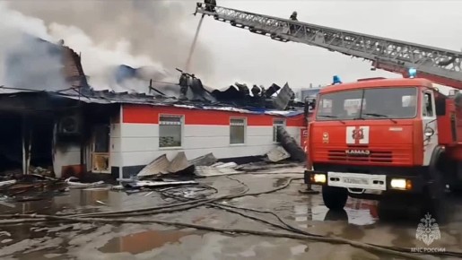 В ходе тушения пожарными эвакуировано 40 газовых баллонов