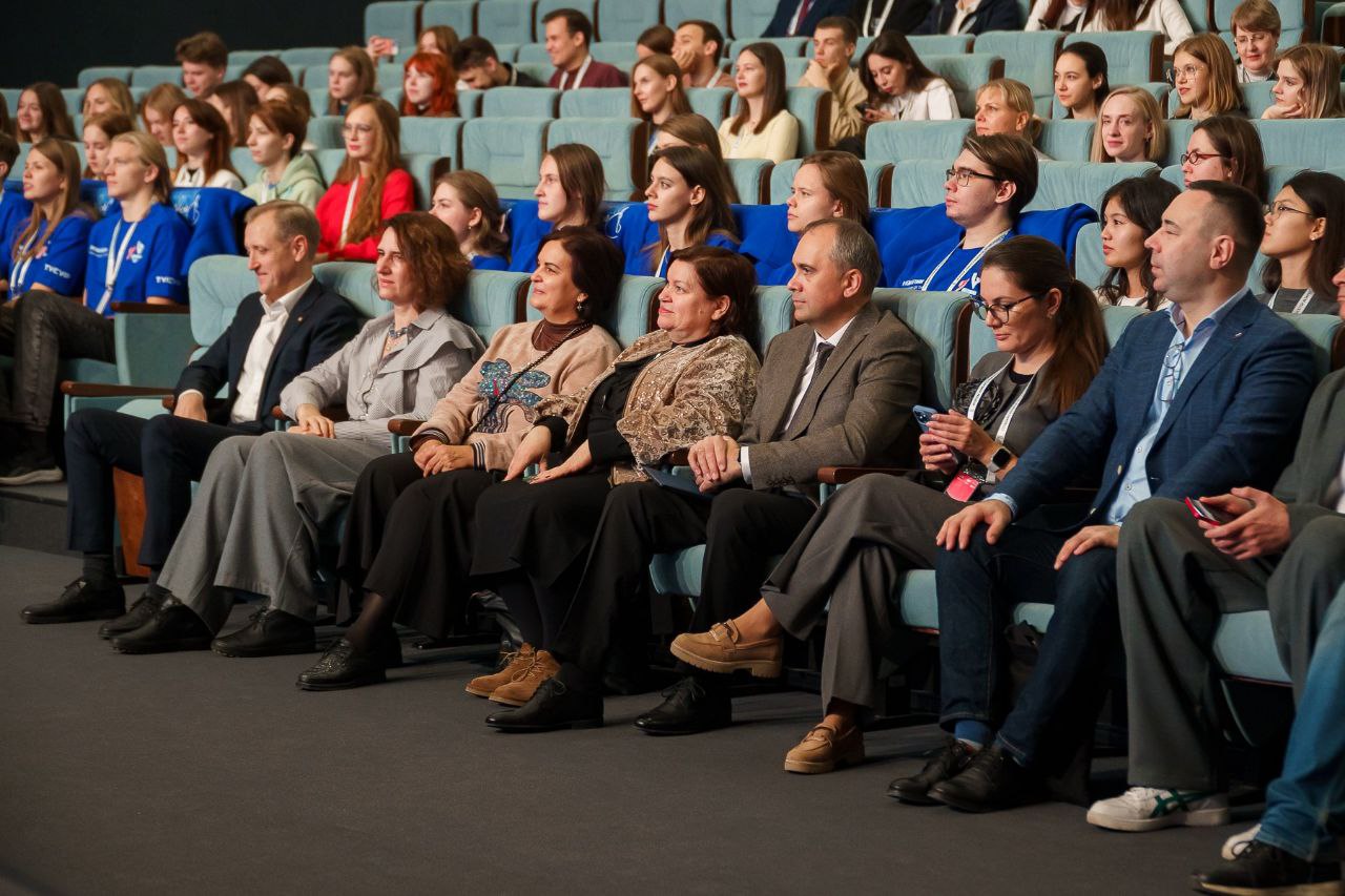 В Тюмени открылся третий Форум амбассадоров возможностей России В Тюмени открылся третий Форум амбассадоров возможностей России