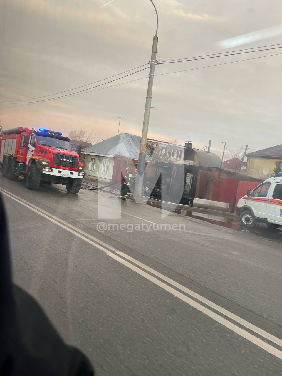На Интернациональной улице сегодня утром произошел пожар в районе 8-го дома На Интернациональной улице сегодня утром произошел пожар в районе 8-го дома