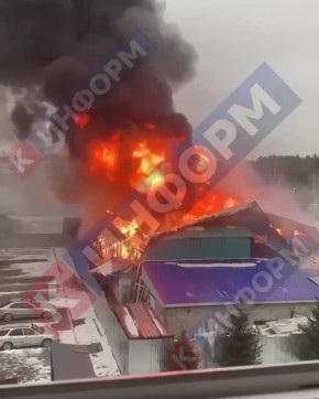 Очевидцы делятся кадрами возгорания