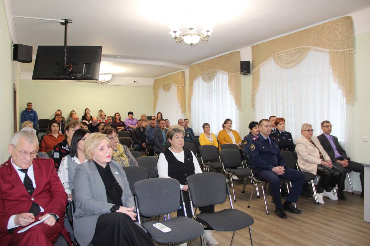 Первый заместитель прокурора Тюменской области посетил с рабочим визитом Ярковский района Первый заместитель прокурора Тюменской области посетил с рабочим визитом Ярковский района