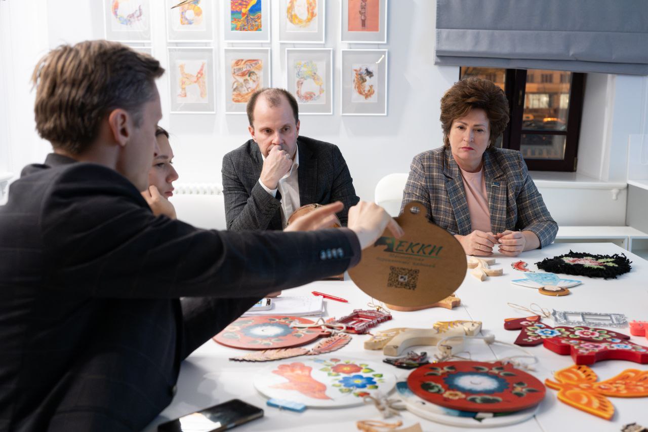 Совсем скоро город погрузится в новогоднюю атмосферу, и улица Дзержинского не станет исключением! Совсем скоро город погрузится в новогоднюю атмосферу, и улица Дзержинского не станет исключением!