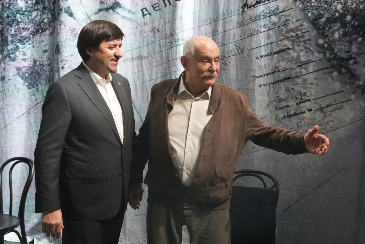 Максим Афанасьев: Для Тюмени два минувших дня стали настоящим праздником! Мастерская «12» Никиты Михалкова провела в нашем городе яркие и насыщенные гастроли, каждый вечер собирая полный зал Максим Афанасьев: Для Тюмени два минувших дня стали настоящим праздником! Мастерская «12» Никиты Михалкова провела в нашем городе яркие и насыщенные гастроли, каждый вечер собирая полный зал