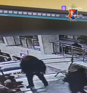 Транспортные полицейские Екатеринбурга по горячим следам задержали мужчину, подозреваемого в краже денег на вокзале