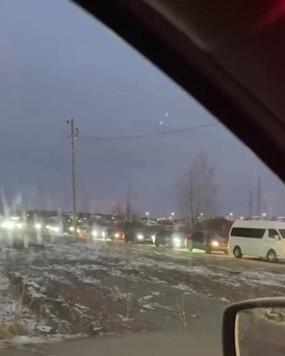 Жители Ново-Комарово каждый вечер и утро застревают в ужасных пробках