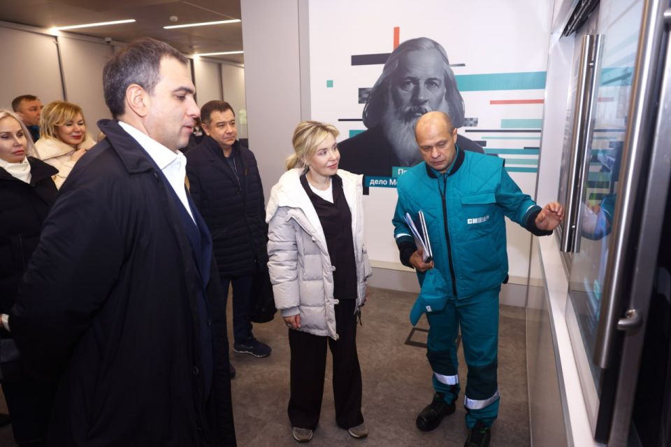 Глава Росприроднадзора Светлана Радионова посетила "Запсибнефтехим" в Тобольске