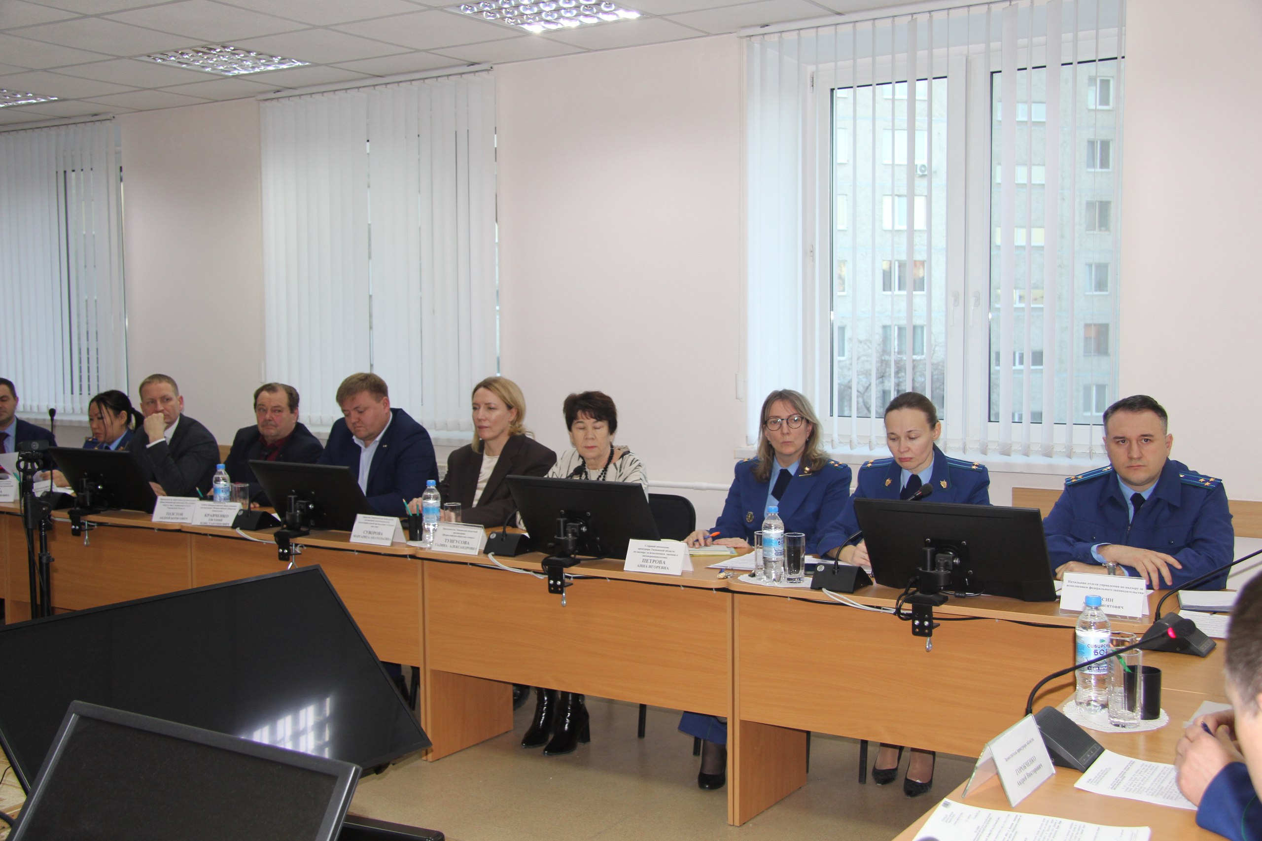 В прокуратуре Тюменской области под председательством заместителя прокурора региона Андрея Горобченко состоялось заседание межведомственной рабочей группы по вопросам соблюдения законодательства о социальной защите прав... В прокуратуре Тюменской области под председательством заместителя прокурора региона Андрея Горобченко состоялось заседание межведомственной рабочей группы по вопросам соблюдения законодательства о социальной защите прав...