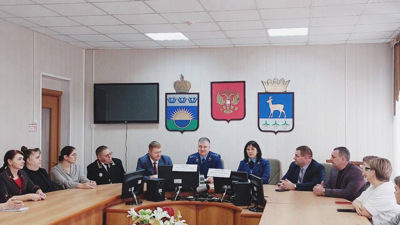 Первый заместитель прокурора Тюменской области Максим Шилин представил коллективам прокуратур Аромашевского и Бердюжского районов, представителям органов местного самоуправления и правоохранительных органов назначенных...