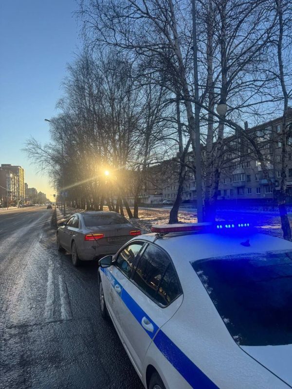 Автомобиль «Ауди» сегодня задержан сотрудниками Госавтоинспекции и арестован судебными приставами за долги по оплате штрафов за нарушения ПДД