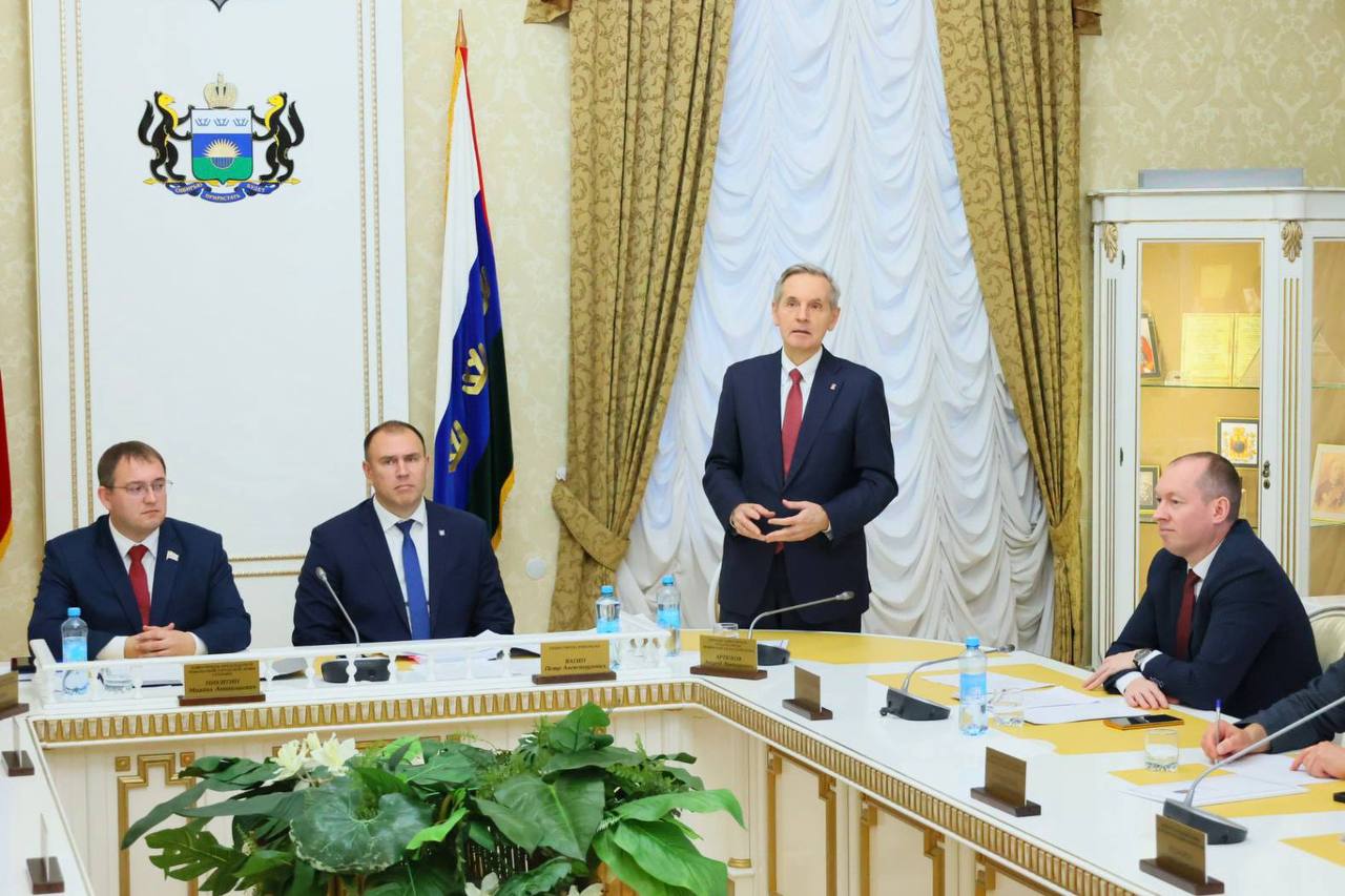 Сегодня на очередном заседании Тобольской городской думы VIII созыва депутаты единогласно избрали Михаила Никитина председателем представительного органа Сегодня на очередном заседании Тобольской городской думы VIII созыва депутаты единогласно избрали Михаила Никитина председателем представительного органа