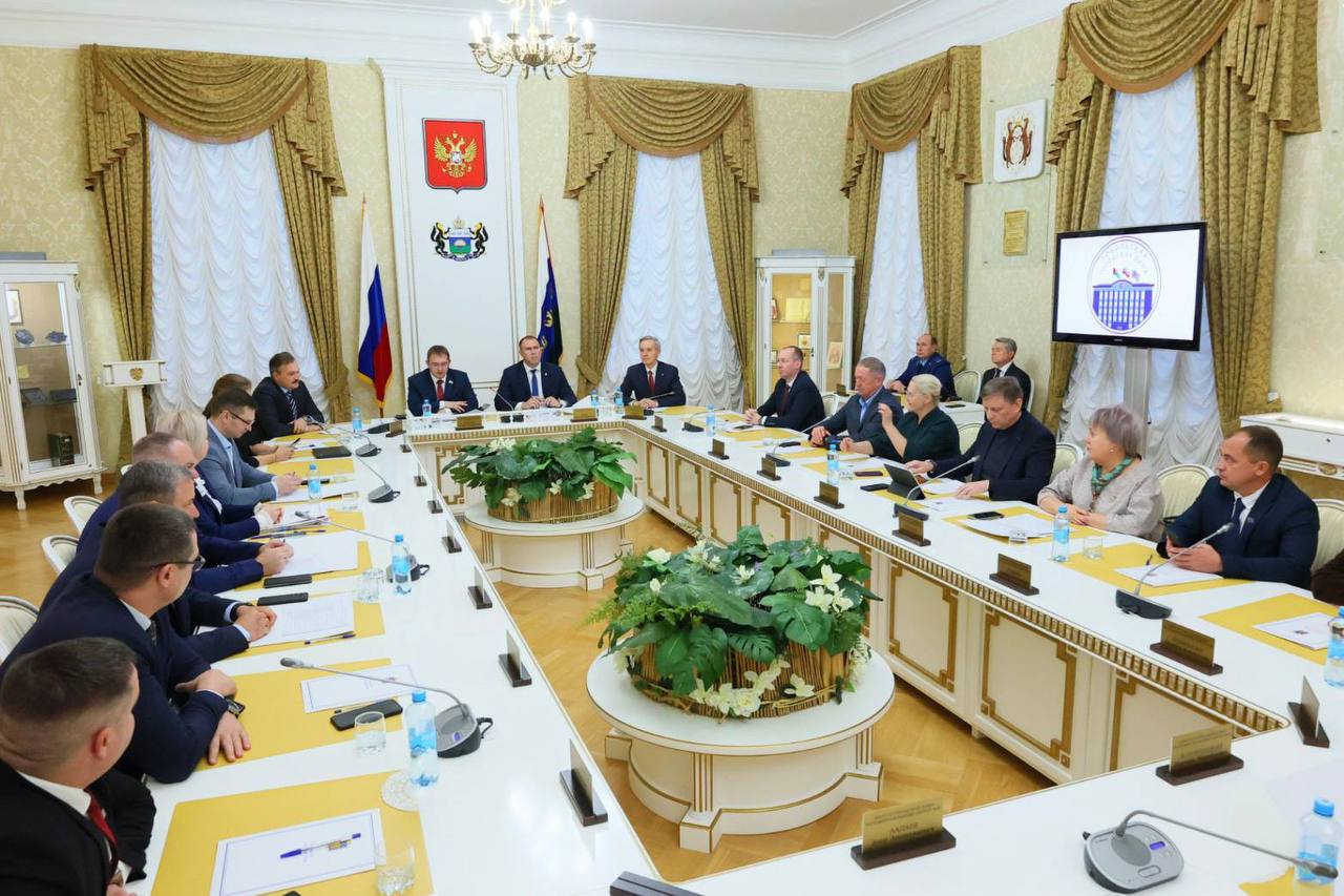 Сегодня на очередном заседании Тобольской городской думы VIII созыва депутаты единогласно избрали Михаила Никитина председателем представительного органа Сегодня на очередном заседании Тобольской городской думы VIII созыва депутаты единогласно избрали Михаила Никитина председателем представительного органа