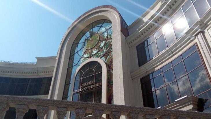 Тюменские молодожены могут пригласить гостей на свадьбу через госуслуги