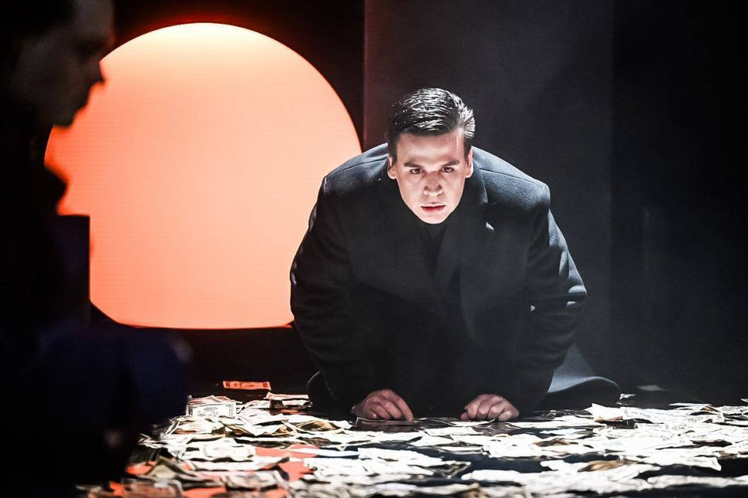 Мистическую историю в одном действии по мотивам повести Александра Пушкина "Пиковая дама" поставили на сцене "Молодость" Тюменского драматического театра