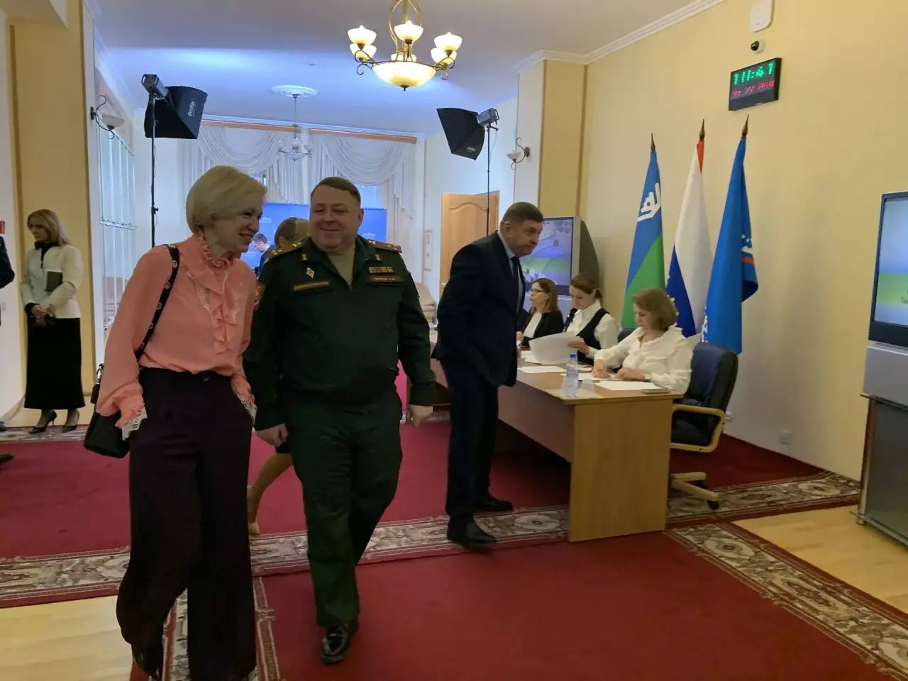 Сегодня Александр Моор выступит с ежегодным посланием "О положении дел в Тюменской области" Сегодня Александр Моор выступит с ежегодным посланием "О положении дел в Тюменской области"