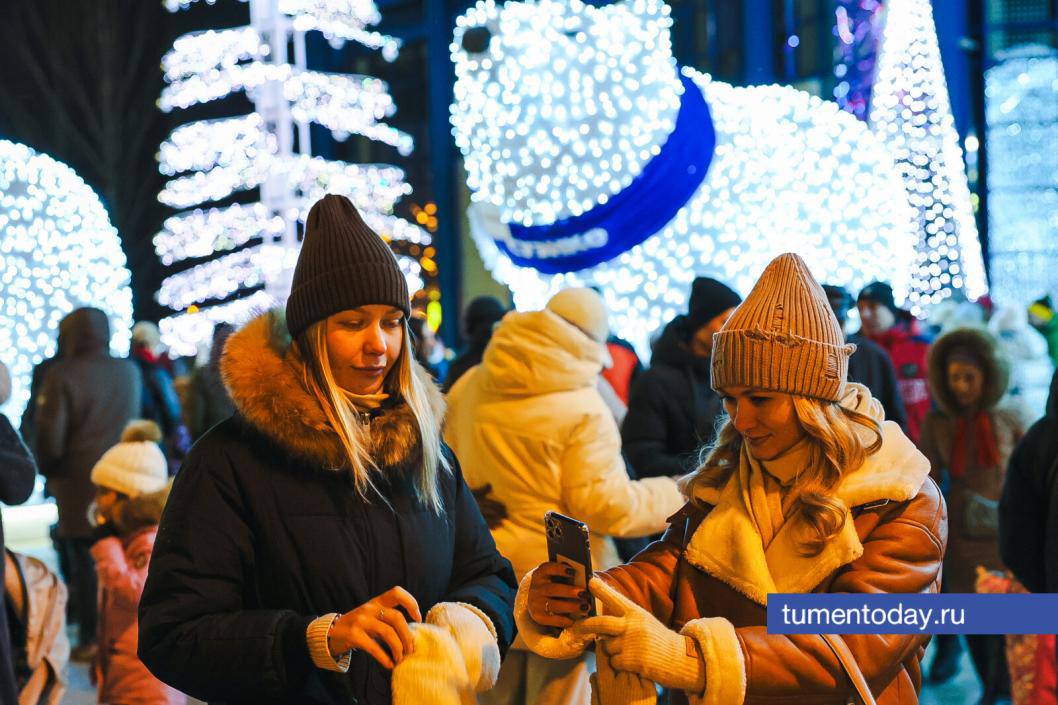 Тюмень встречает зиму: на Цветном бульваре зажгли белых мишек! Тюмень встречает зиму: на Цветном бульваре зажгли белых мишек!