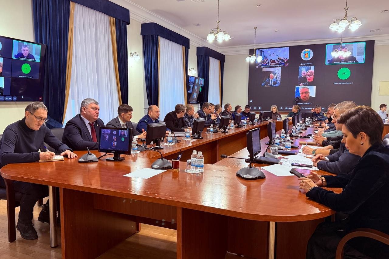 В связи с резкими перепадами температур и неустойчивой погодой на реке Иртыш сложилась сложная ледовая обстановка