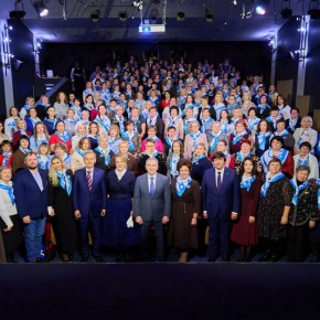 В преддверии одного из самых теплых и душевных праздников – Дня матери – депутаты регионального поздравили жительниц региона