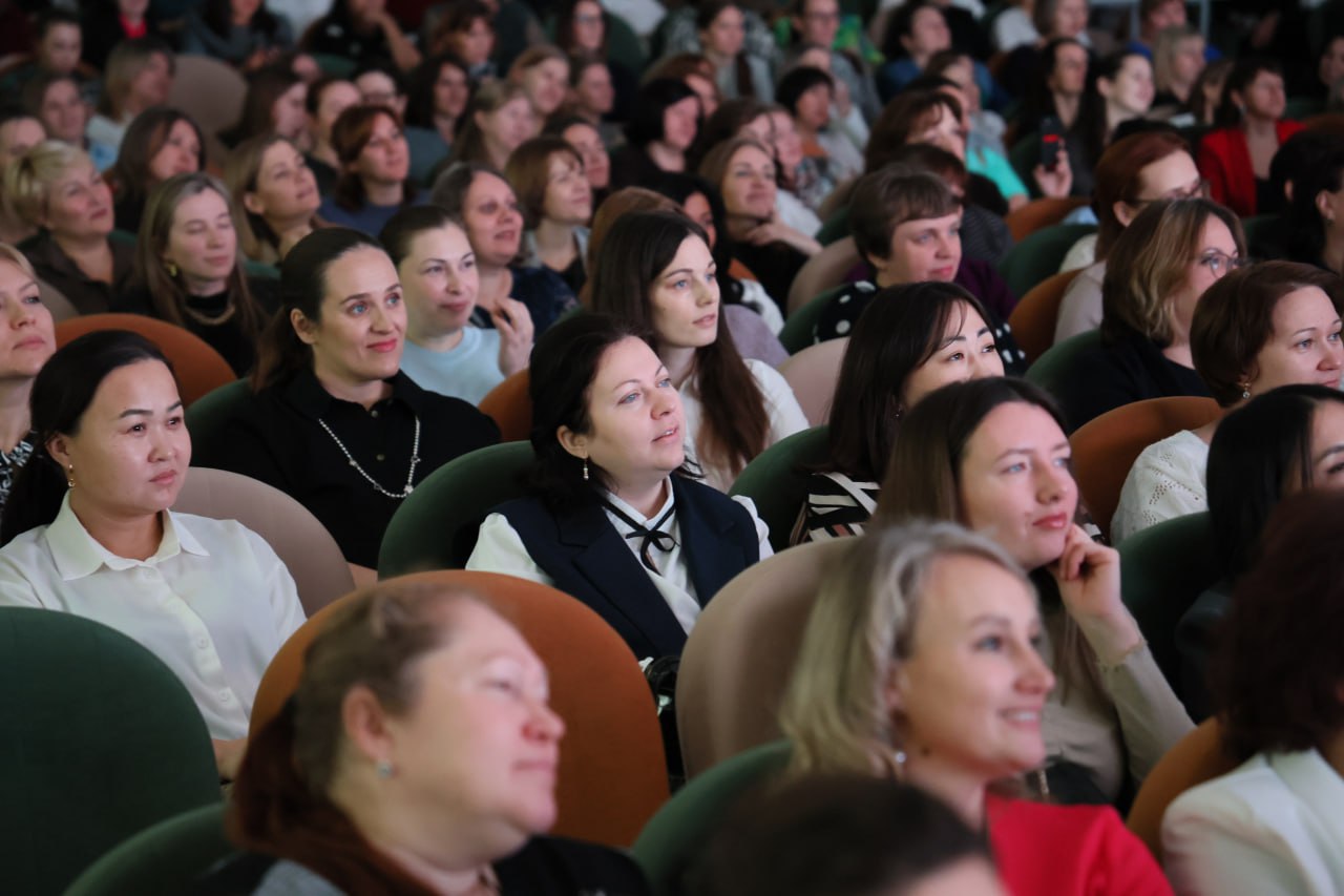 Концерт звучал, а мамино сердце билось Концерт звучал, а мамино сердце билось