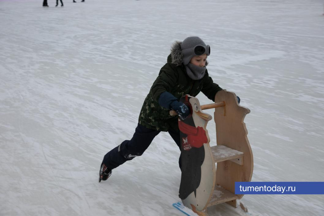 В Тюмени закрыли уличные катки из-за тёплой погоды