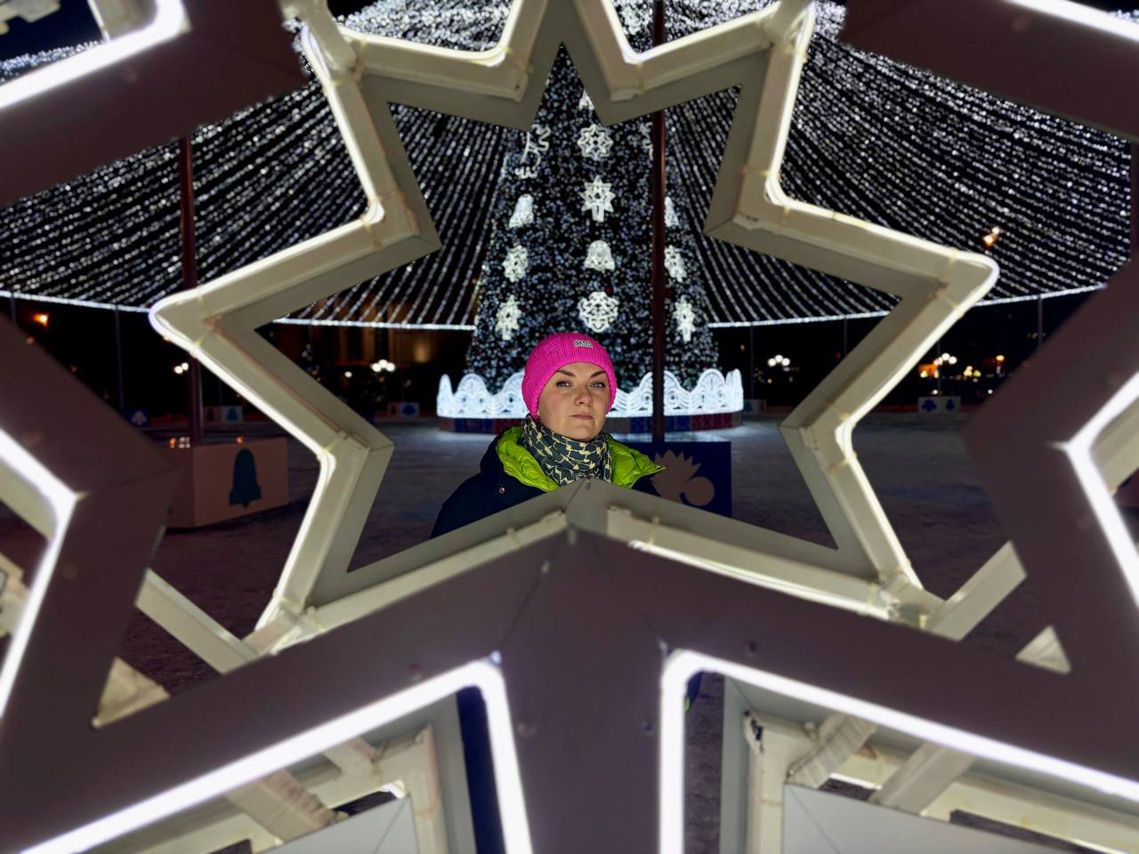 Новогодняя фотогеометрия на площади 400-летия Тюмени: попробуйте повторить Новогодняя фотогеометрия на площади 400-летия Тюмени: попробуйте повторить