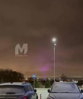 Наш Мост влюбленных каждый вечер выдает северное сияние тюменского производства