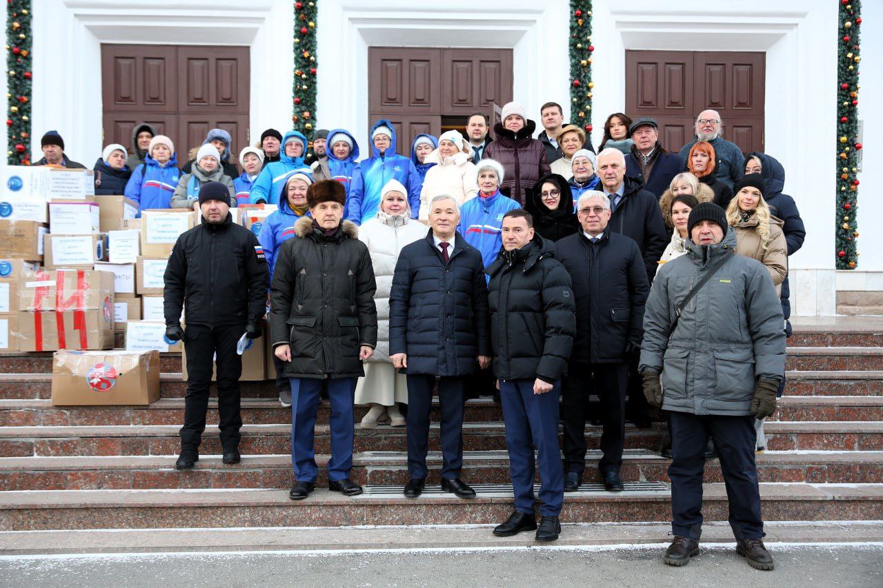 Сегодня отправили новую партию гуманитарного груза для наших бойцов в зону СВО. Сегодня отправили новую партию гуманитарного груза для наших бойцов в зону СВО.