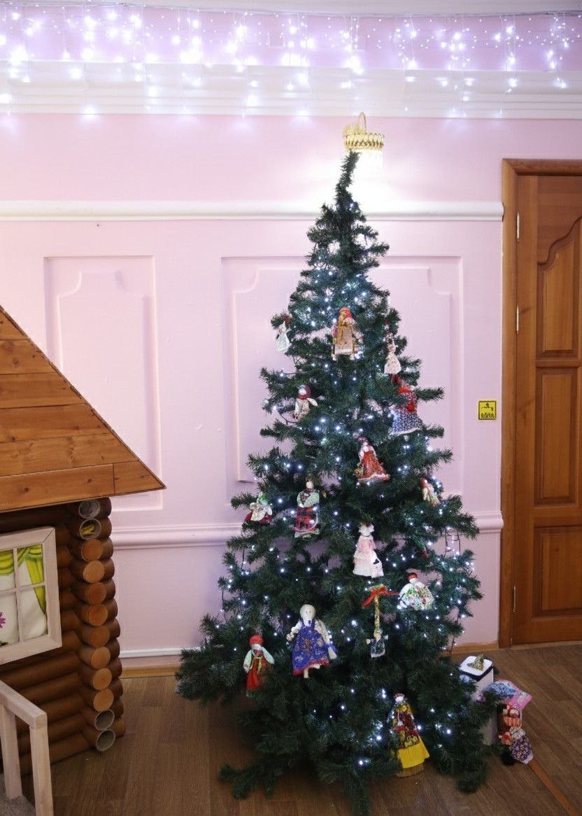 Тоболяки, поддержим нашу ёлочку!