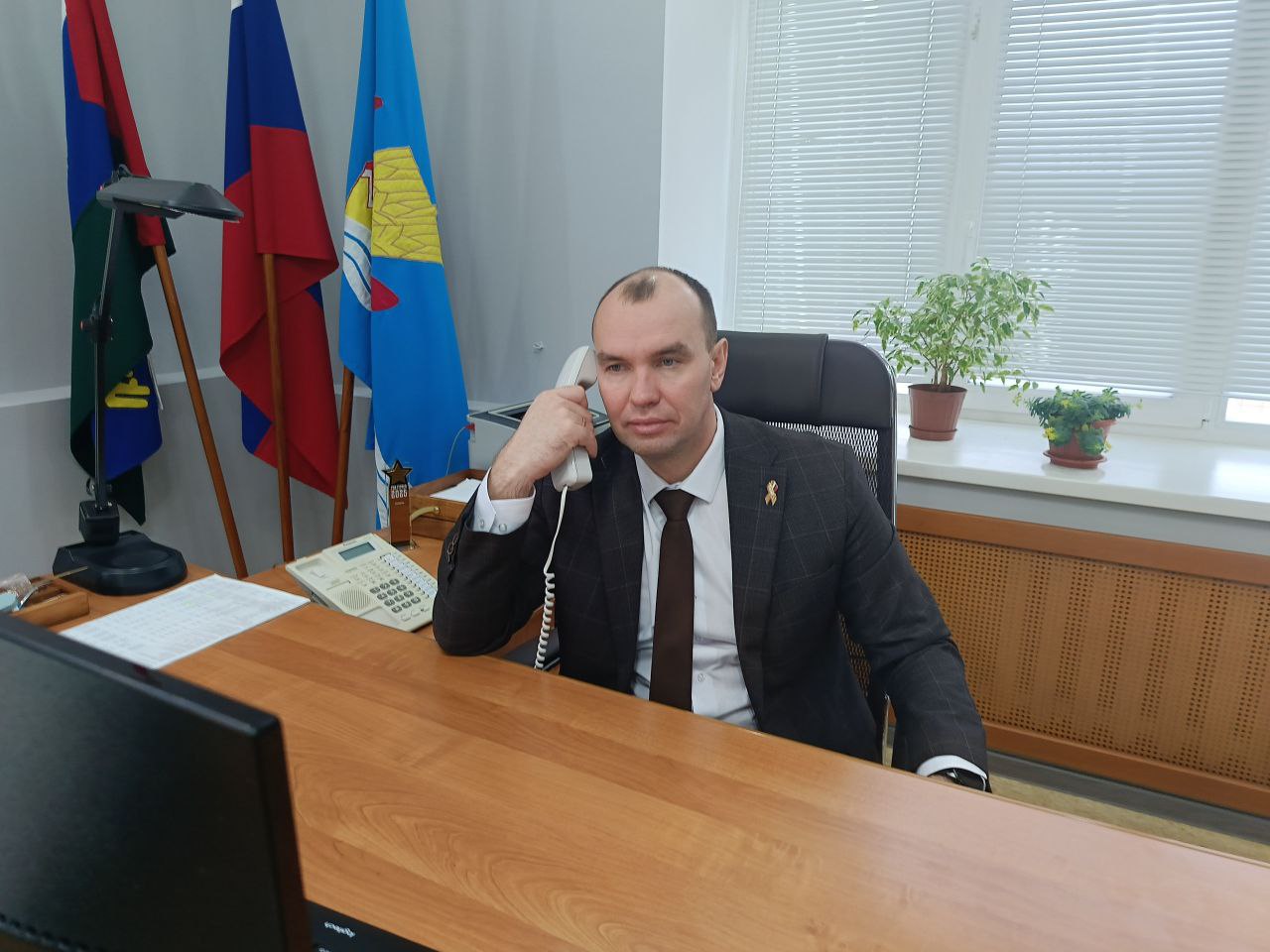 Глава Упоровского муниципального округа Анатолий Игловиков присоединился к "Марафону звонков героям"